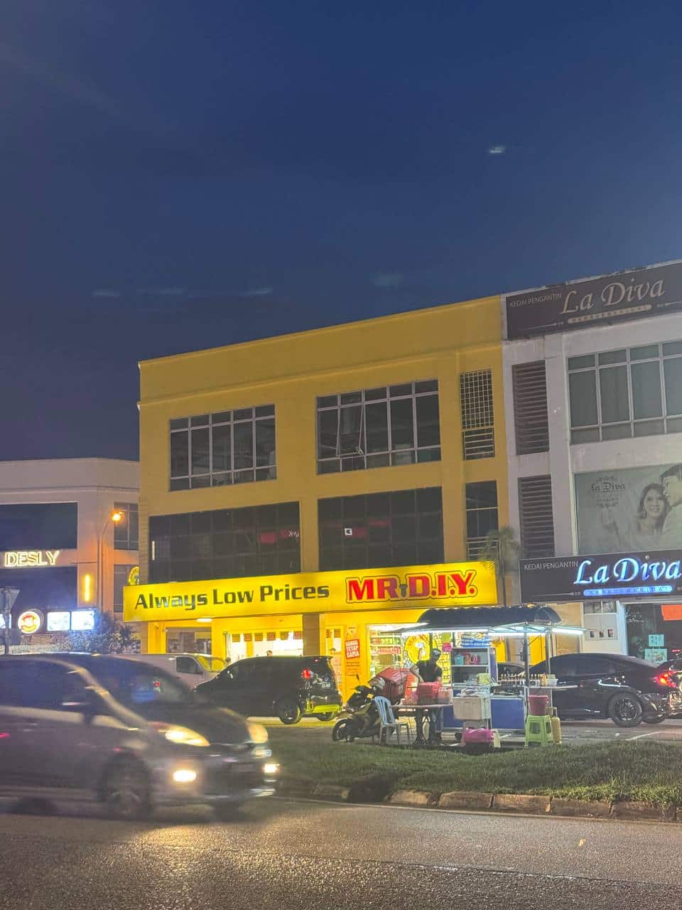 4 Storey Shoplot Intermediate Taman Pelangi 9