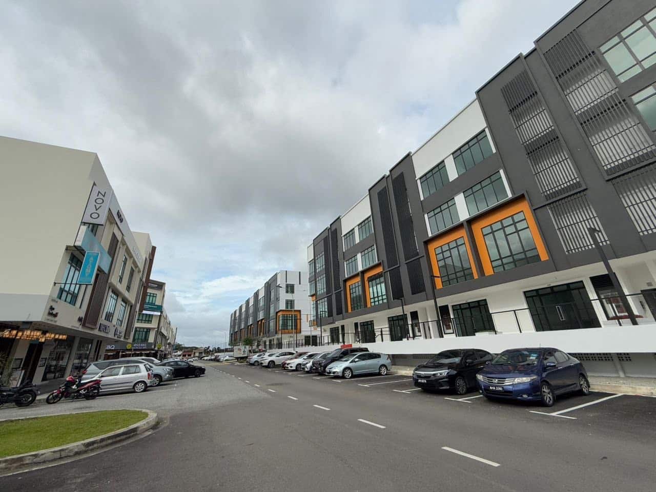 4 Storey Shoplot Intermediate Taman Pelangi 2