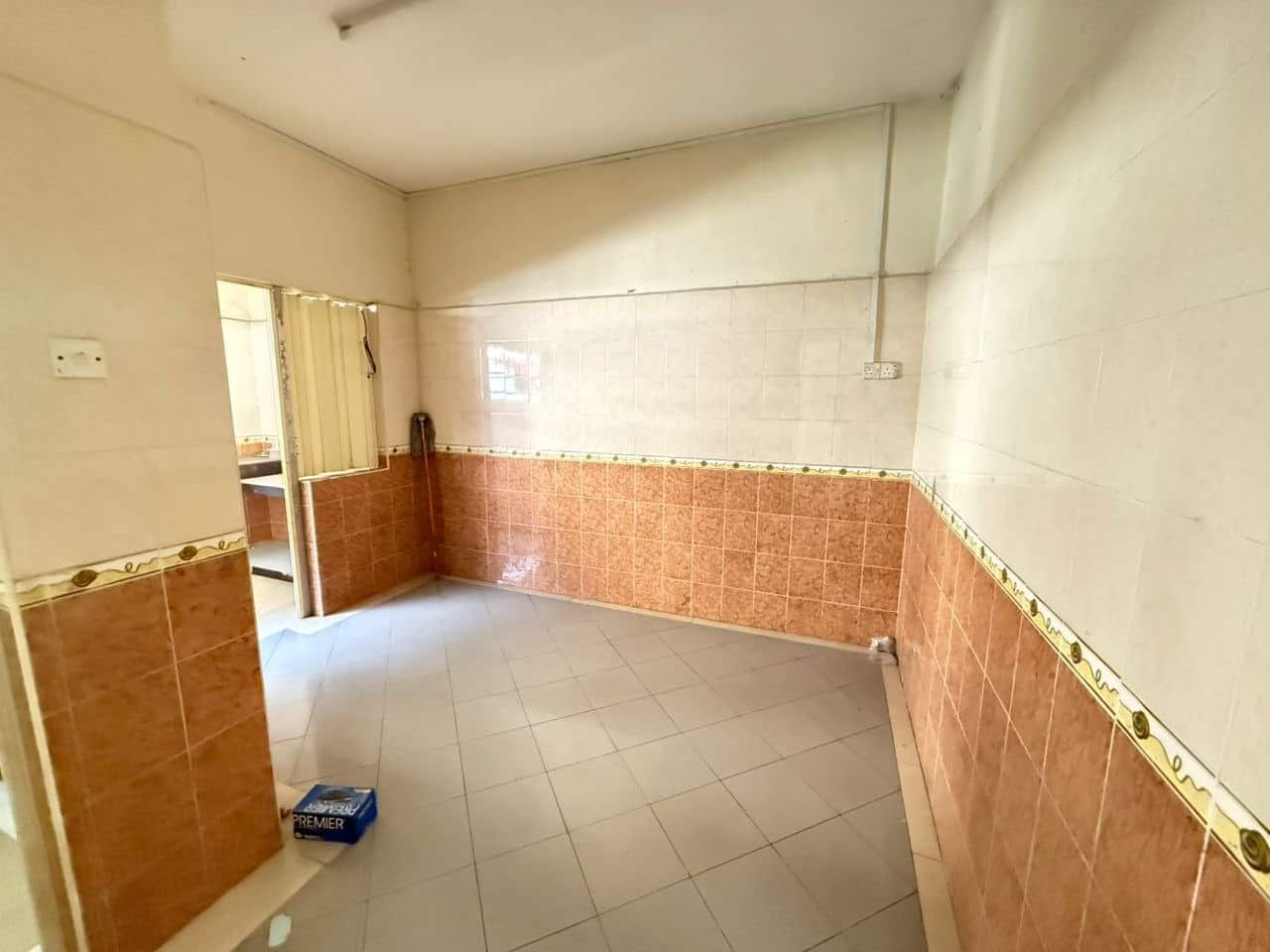 Apartment Taman Molek 5