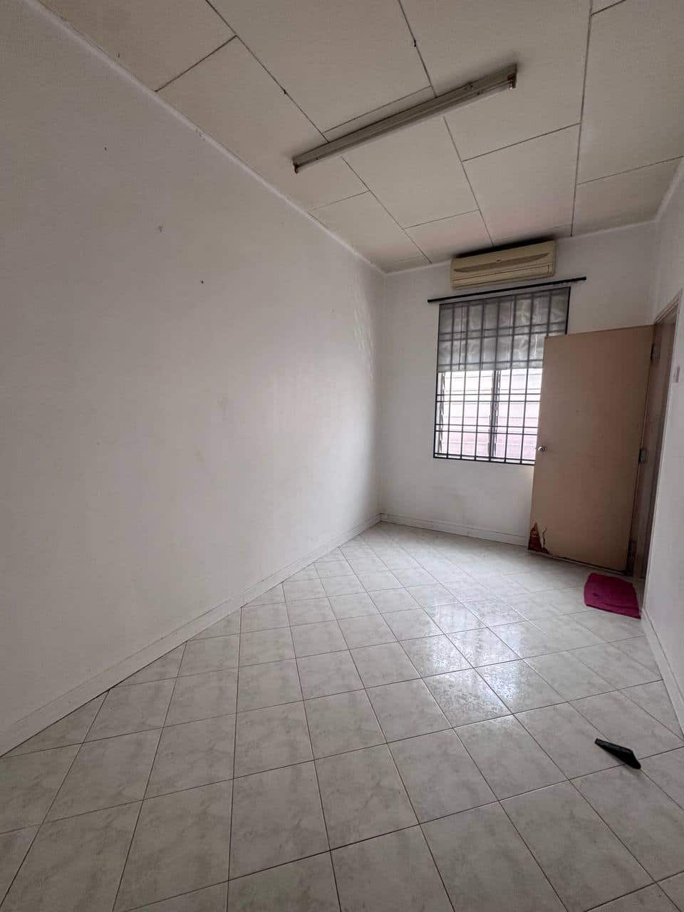 Double Storey Terrace House Taman Sri Pulai Perdana 5