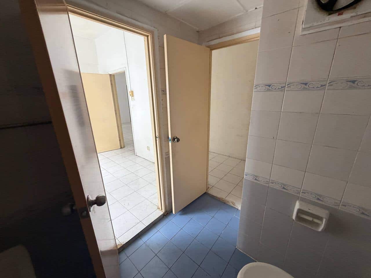 High Floor Apartment Larkin Utama 8