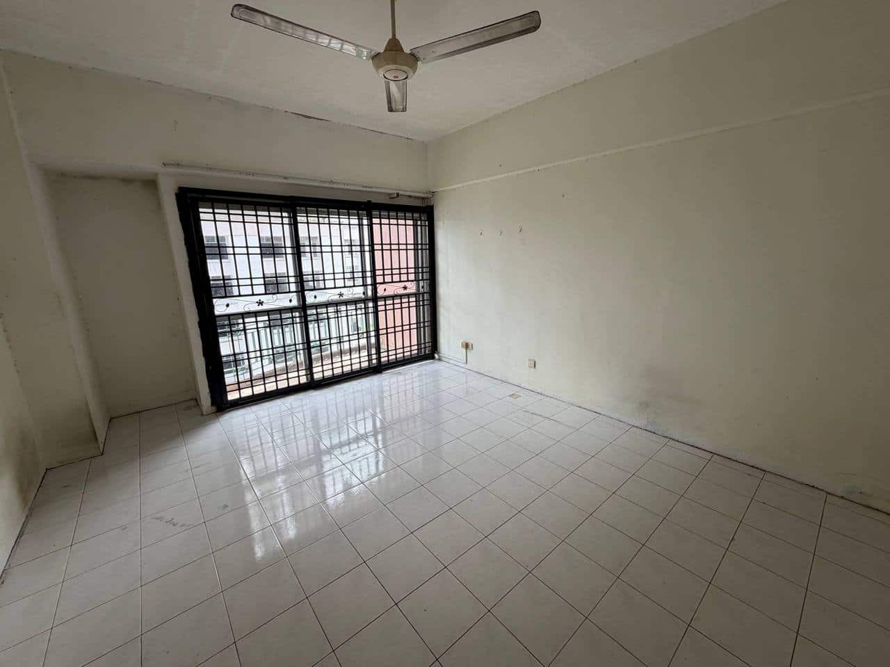 High Floor Apartment Larkin Utama 5