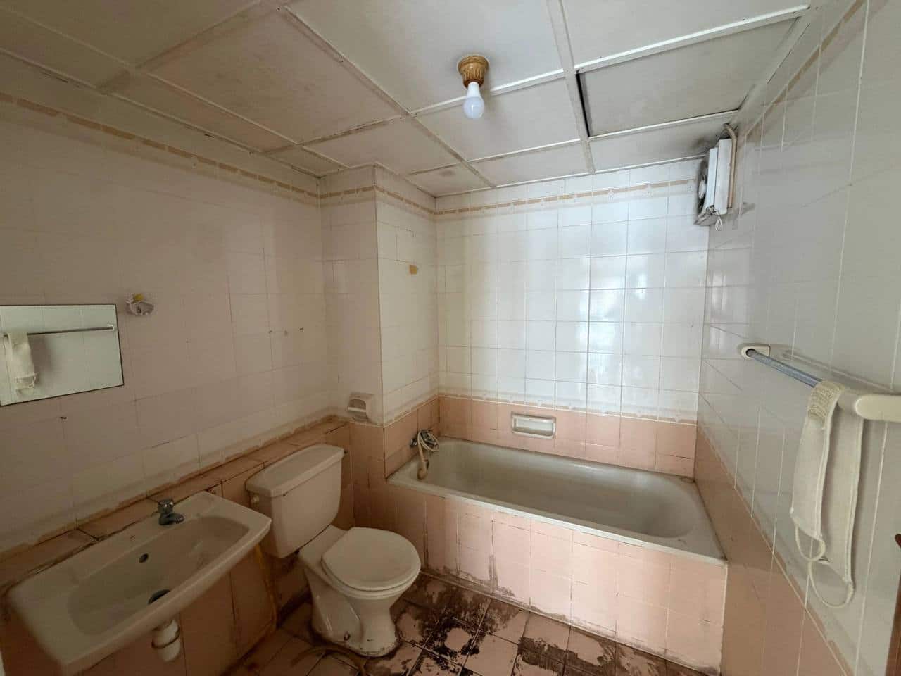 High Floor Apartment Larkin Utama 10