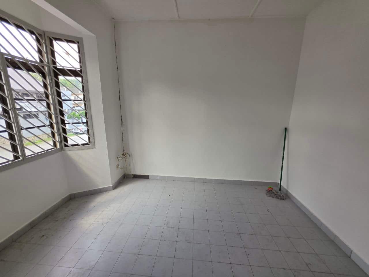 2-Storey Semi-D Taman Sutera Utama 4