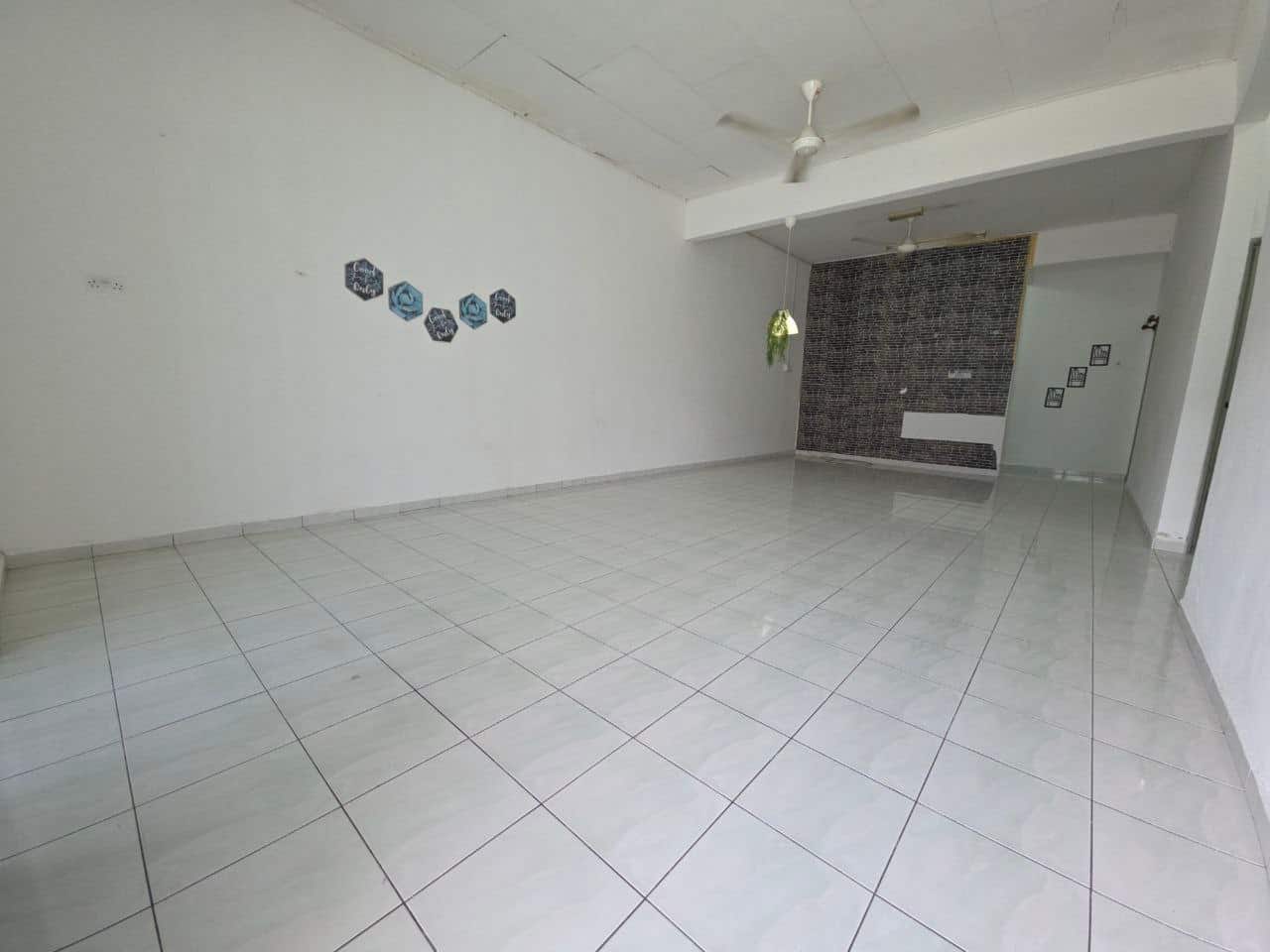 Single Storey Corner Terrace House 美景花园 2