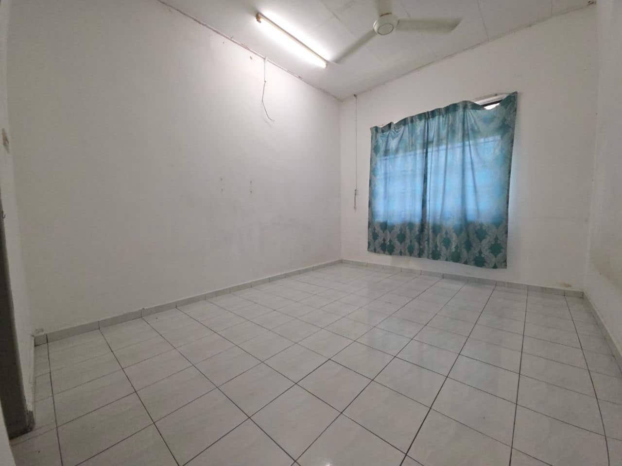 Single Storey Corner Terrace House 美景花园 5
