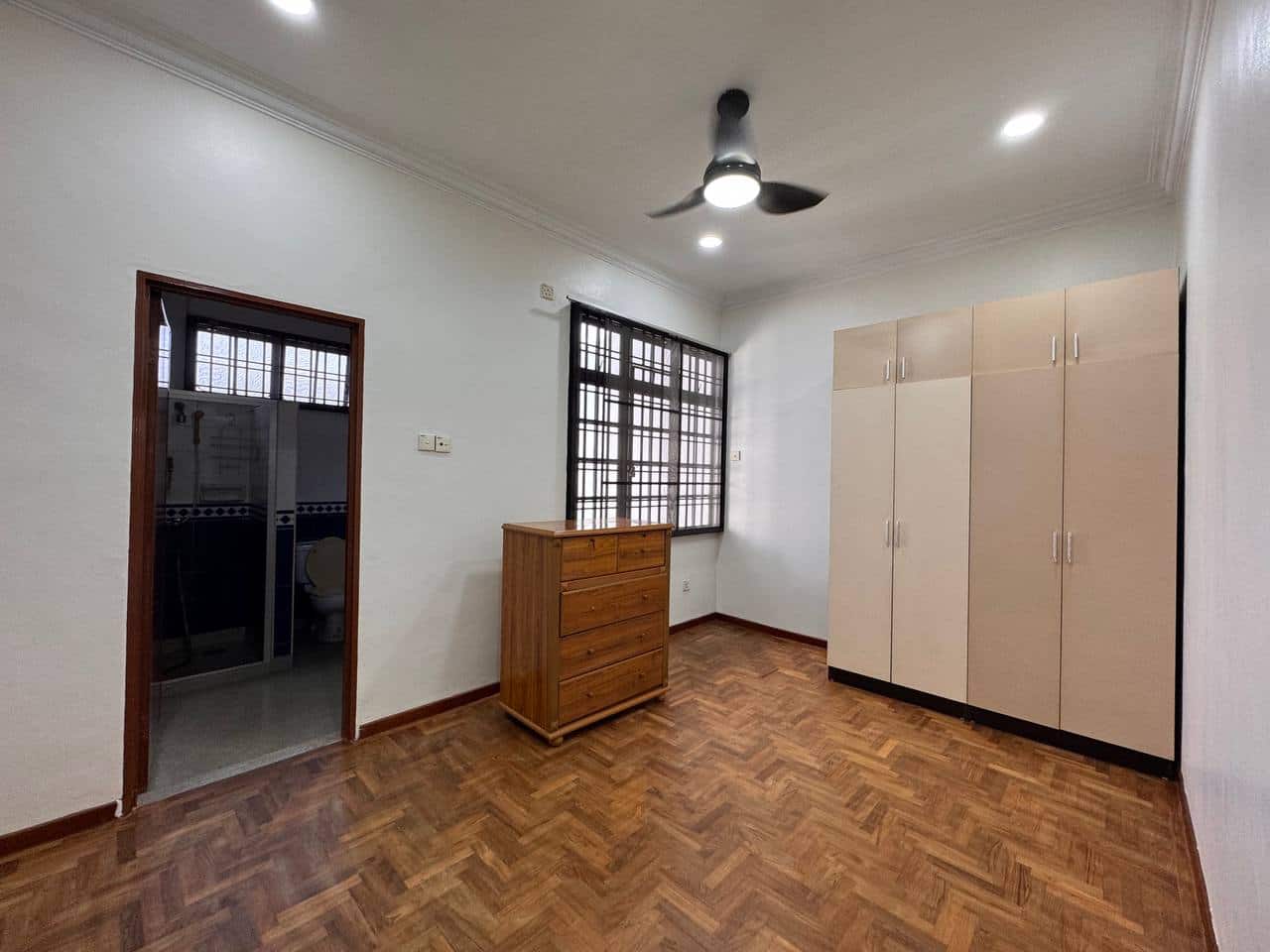 2-Storey Terrace House Taman Molek 8