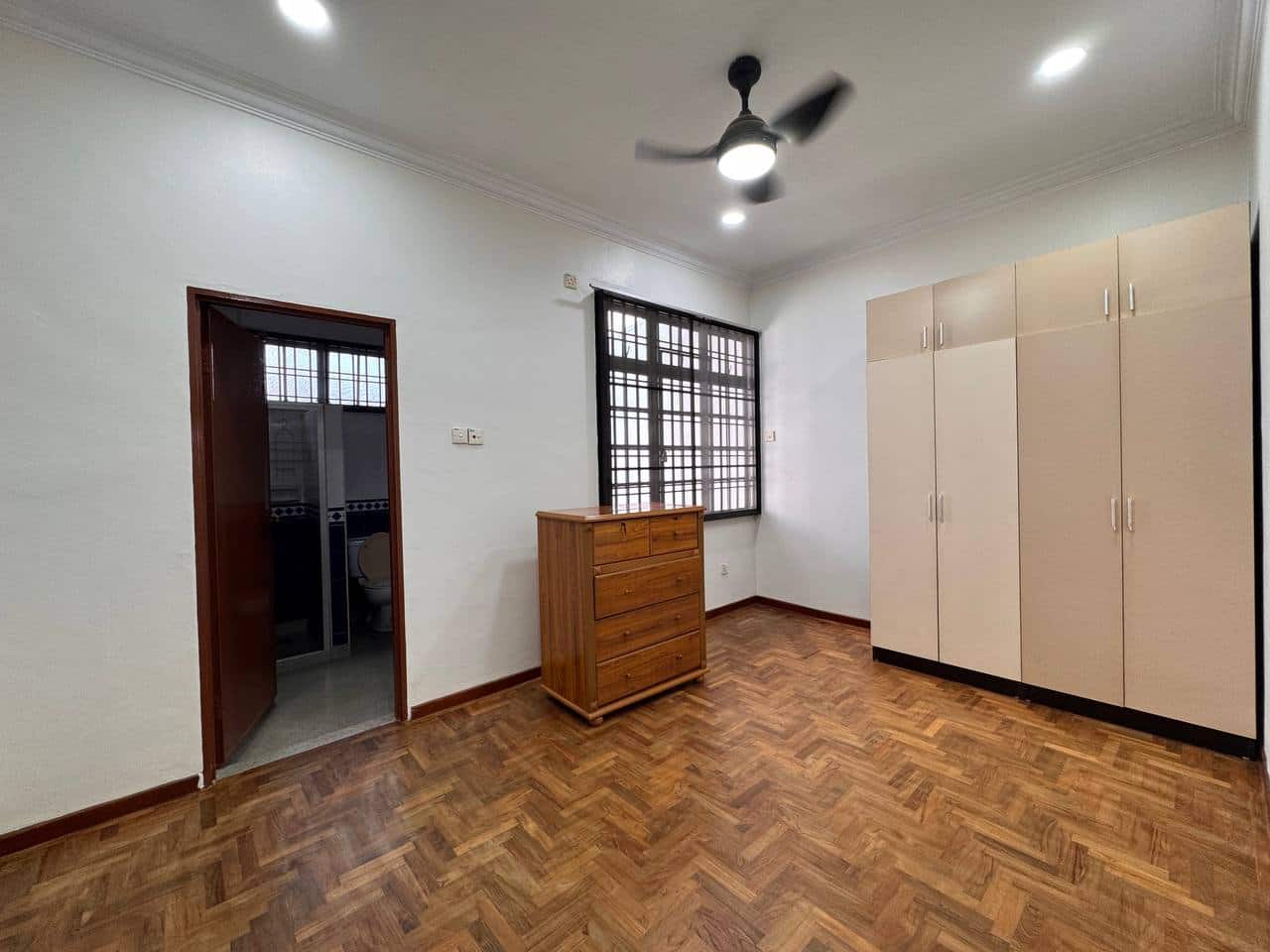 2-Storey Terrace House Taman Molek 9