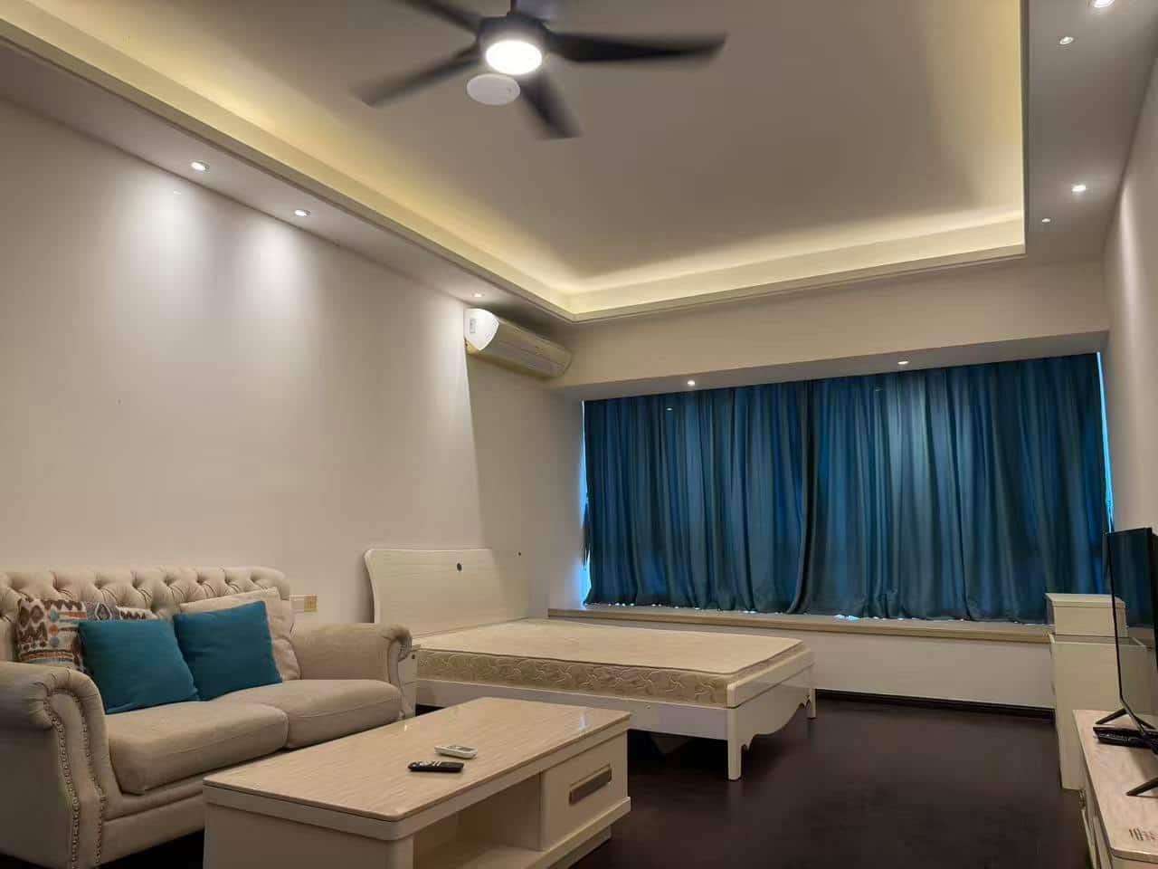 Dual Key Apartment R&F Princess Cove 4
