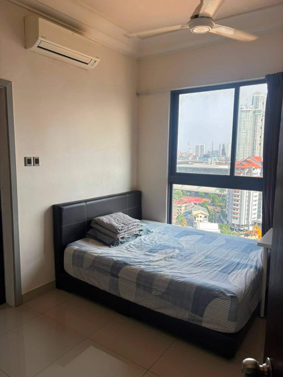 Service Apartment V Summer @ JB Meldium Height 2