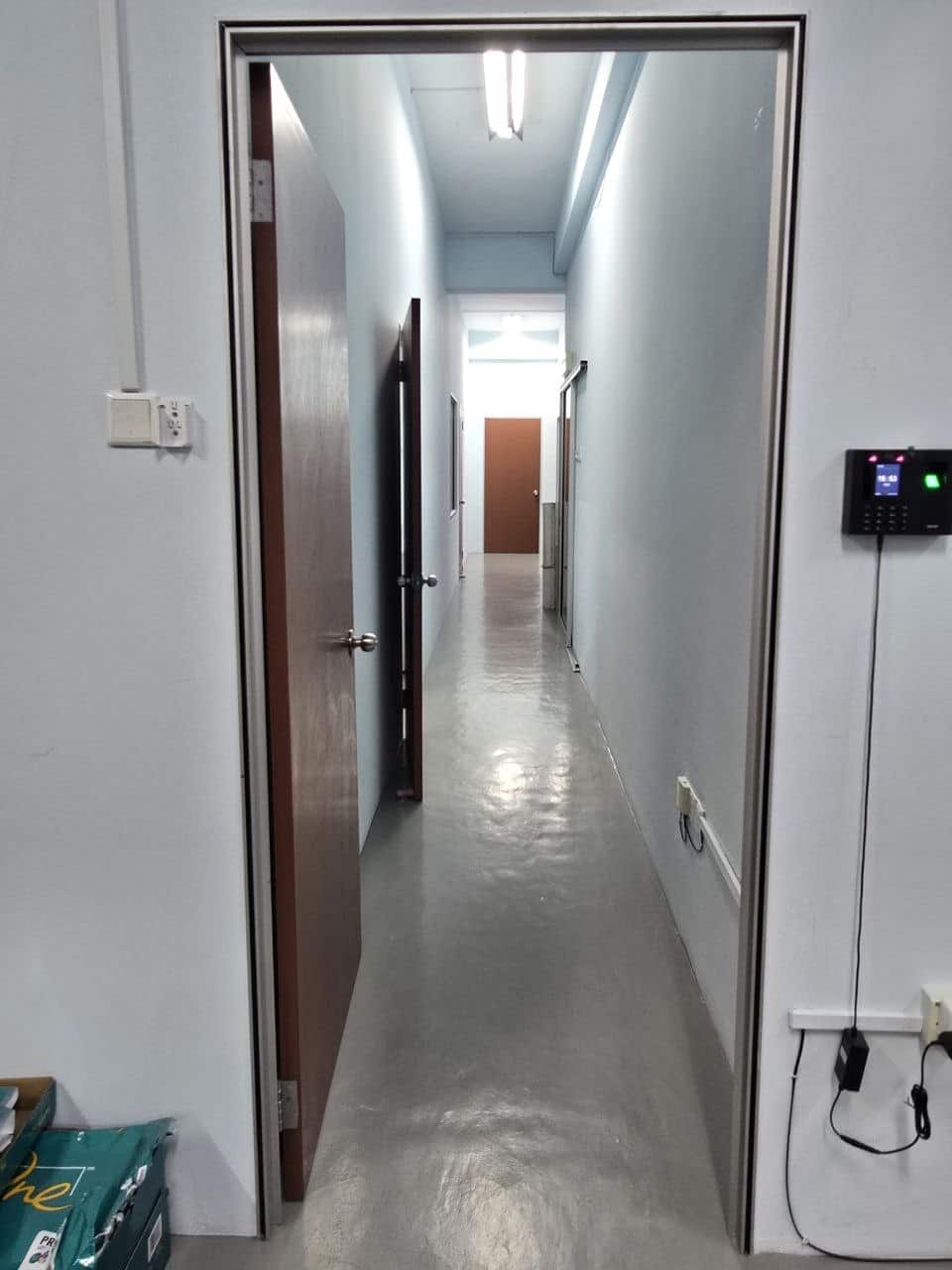 3-Storey Shoplot Larkin Town Centre 6