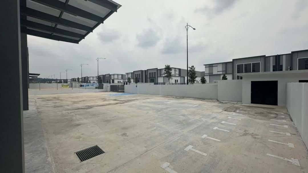 1.5 Storey Semi-D Factory Eco Business Park 1 Phase 3 @ Dato Onn 5