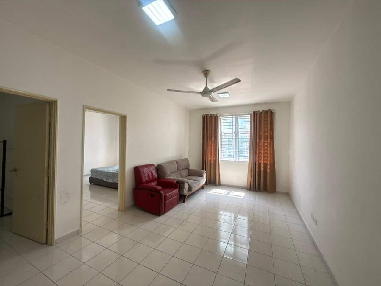 Apartment Taman Molek 2