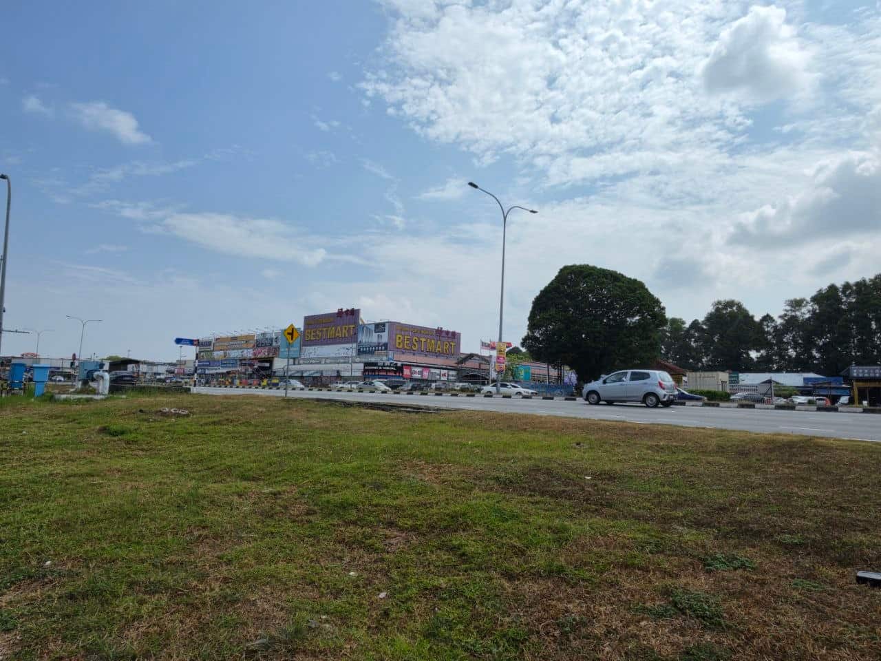 Triple Storey Shoplot Nusa Bestari 4