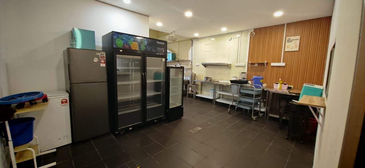 Ground Floor of Double Storey Shoplot Taman Universiti 11