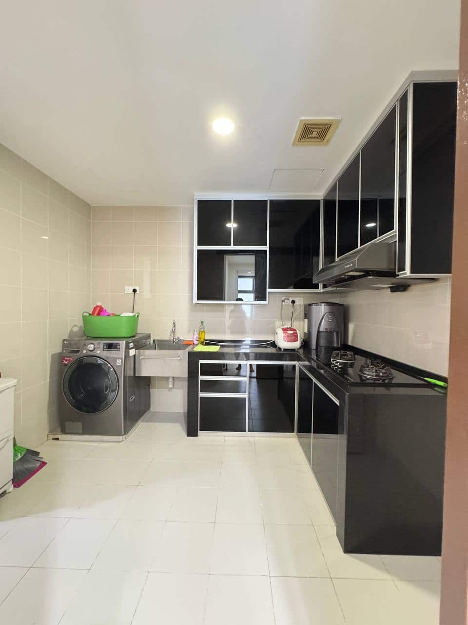 Condominium Taman Century 6