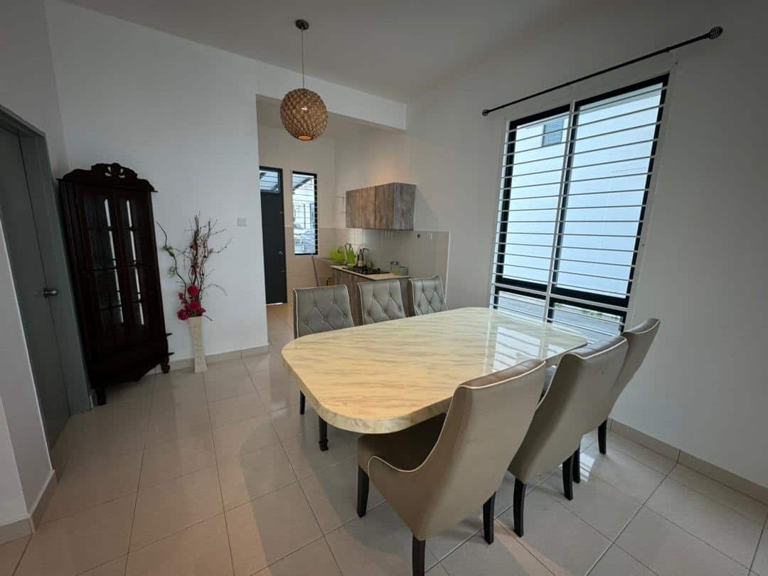 Double Storey End Lot House Taman Austin Duta 2
