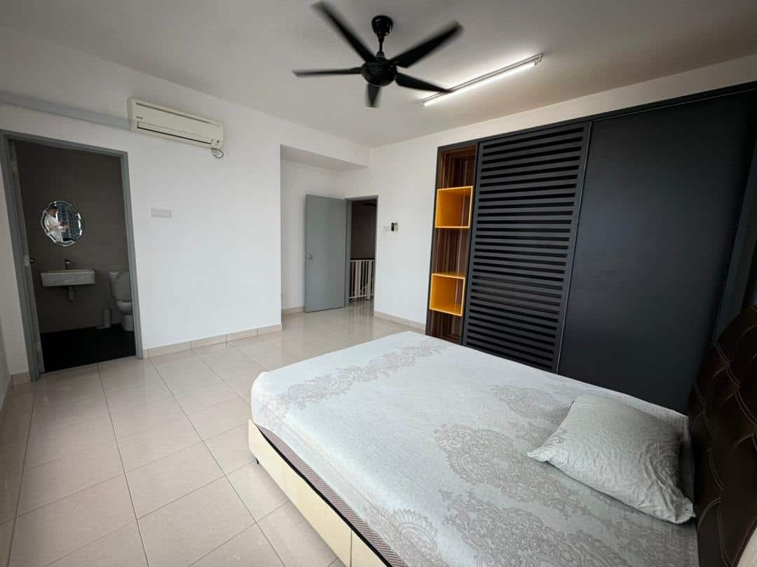 Double Storey End Lot House Taman Austin Duta 3