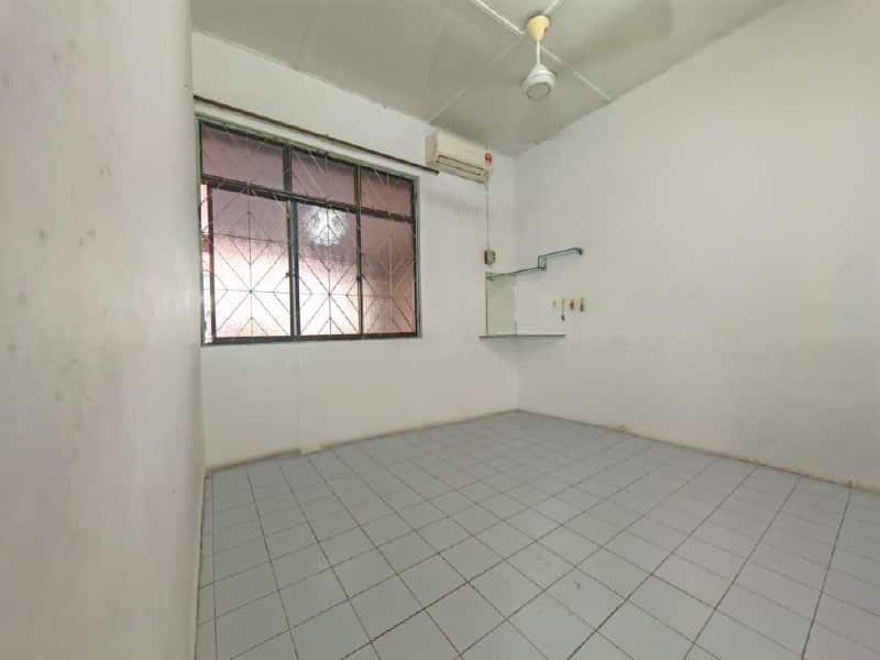 Single Storey End Lot Taman Johor Jaya 5