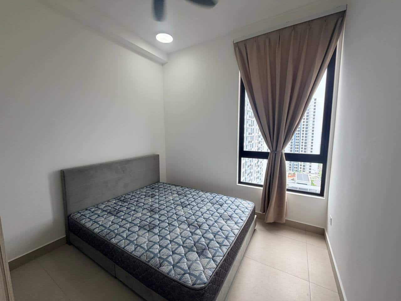 SY stock 

For rent 

Pandan height 
Brand new 
2+… 5
