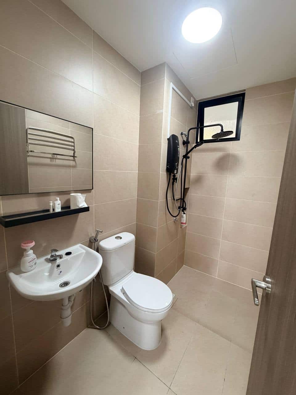 SY stock 

For rent 

Pandan height 
Brand new 
2+… 7
