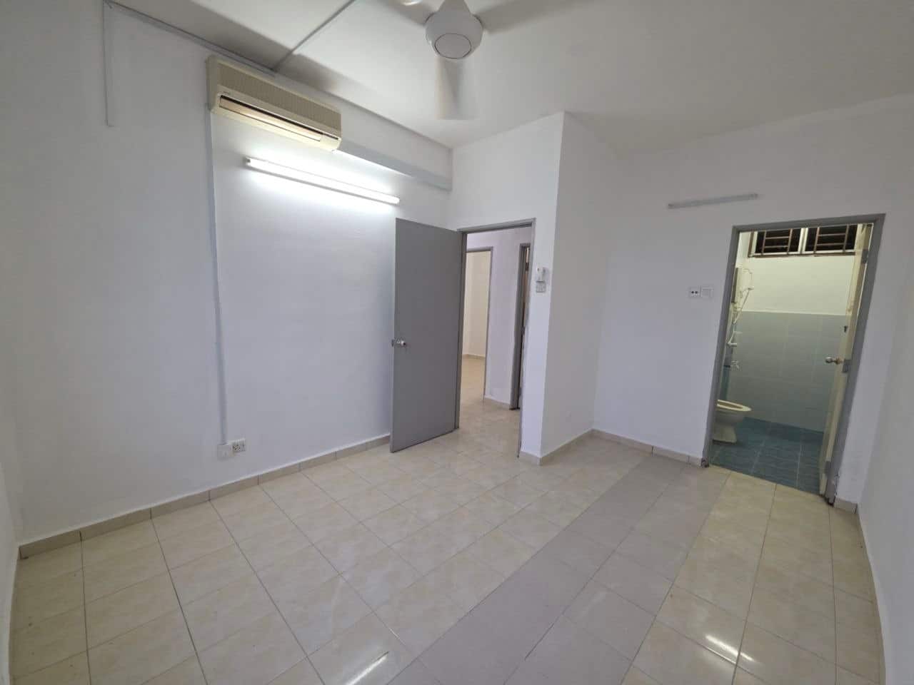 Bukit Indah Indah Court Apartment Can Full Loan🔥Ca… 5