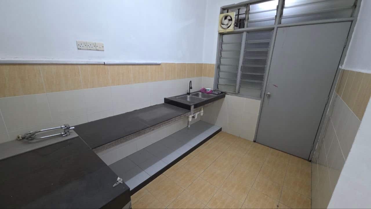 Bukit Indah Indah Court Apartment Can Full Loan🔥Ca… 8