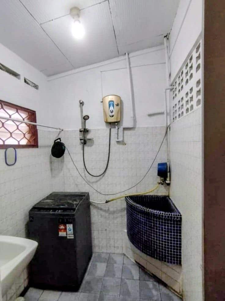 好貨不等人
来来来！好货不等人
皇后单层排屋出售
Single Storey Tertace 
Fo… 2