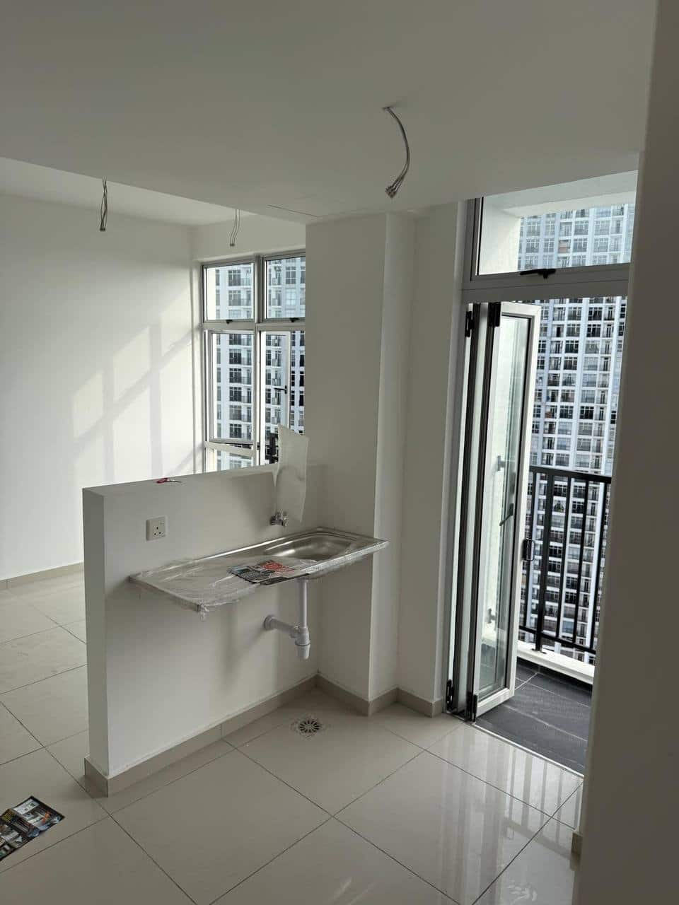 Midas studio 

Selling 210k, owner take back 200k
… 4