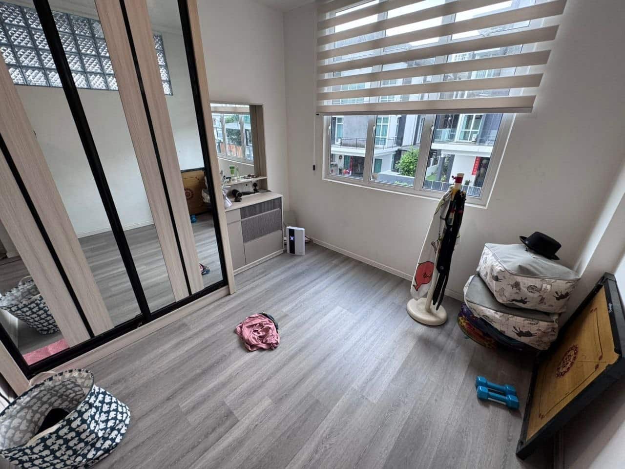 🔥 *FullLoan 零头期 全场最低价 Taman Molek成熟区 Single Storey… 5