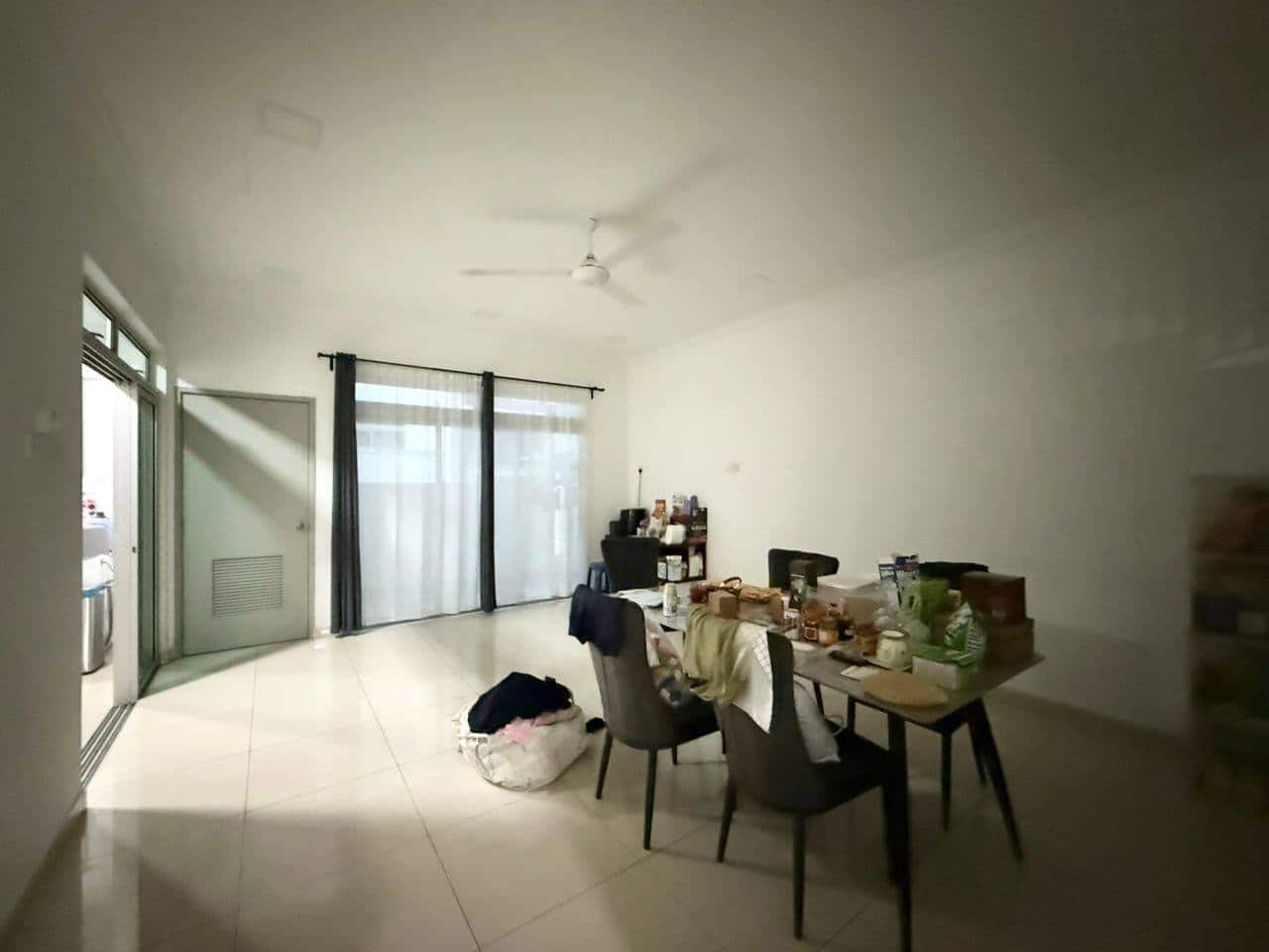 *For Sale* 
*Two unit next door有两间隔壁出售*

The Hills… 6