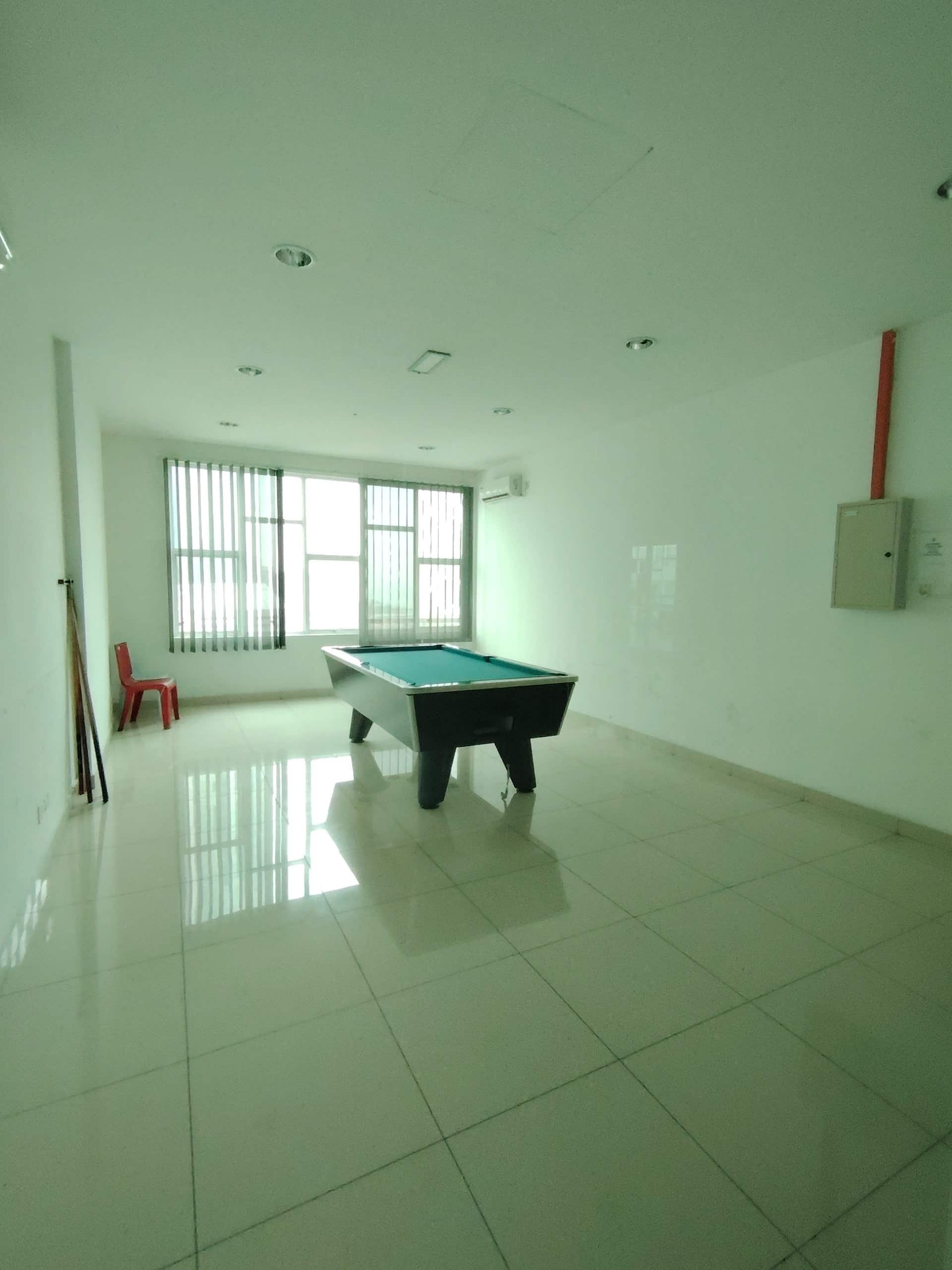 FOR RENT Sky Suites 

Address: Jalan Bukit Meldrum… 6