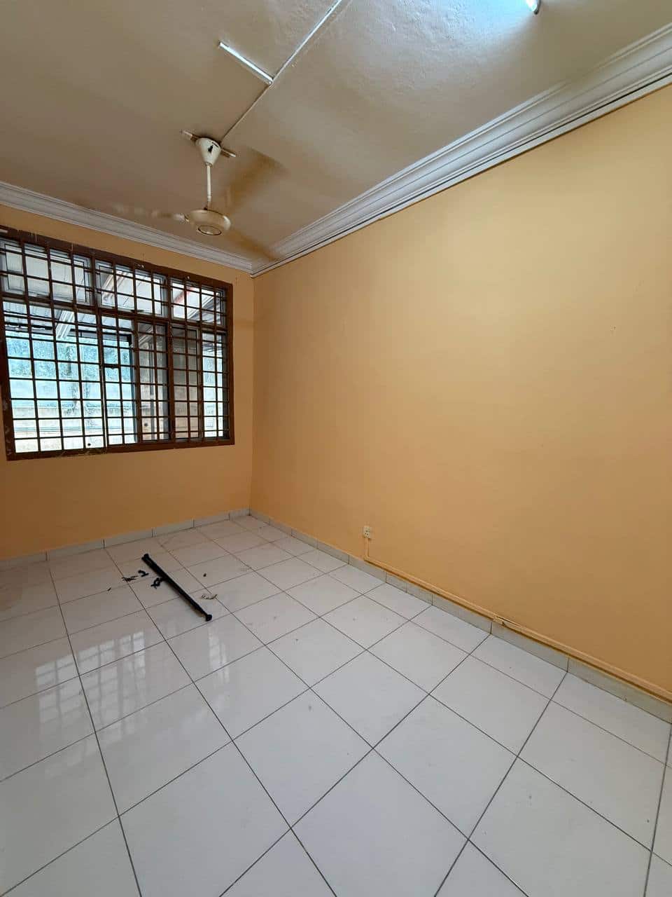 *For Rent*   FF0033

*Taman Megah Ria*

- 1.5 Stor… 3