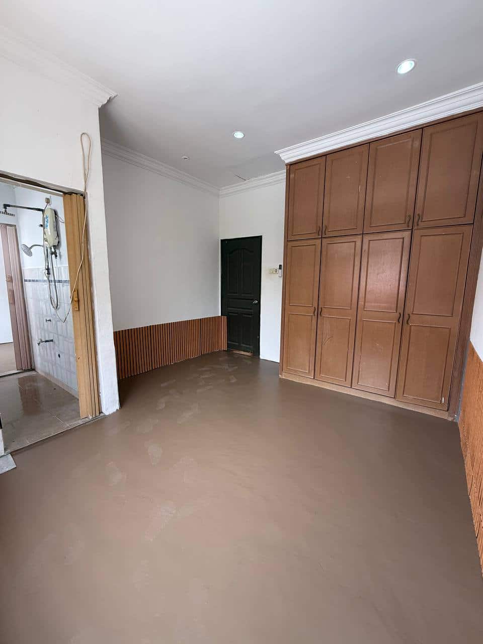 *For Rent*   FF0033

*Taman Megah Ria*

- 1.5 Stor… 7