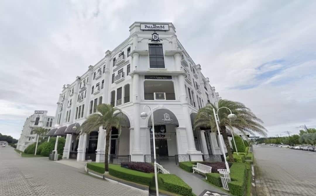Commercial Retail Shop 
For Rent & Sale 

*Corner … 1