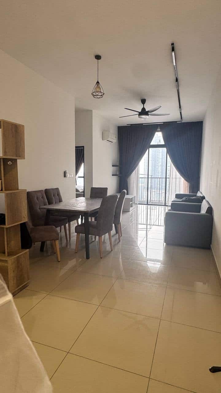 FOR RENT (JC6862)
Walking distance to CIQ
Twin tow… 3