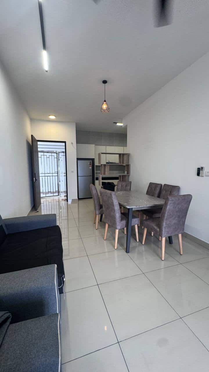 FOR RENT (JC6862)
Walking distance to CIQ
Twin tow… 9