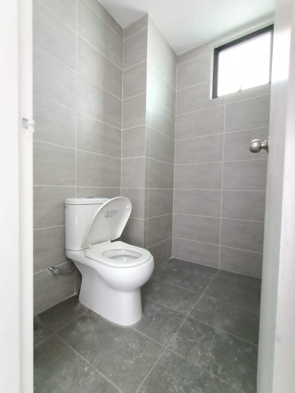 Shop Unit Pusat Perdagangan Ion Akses 5