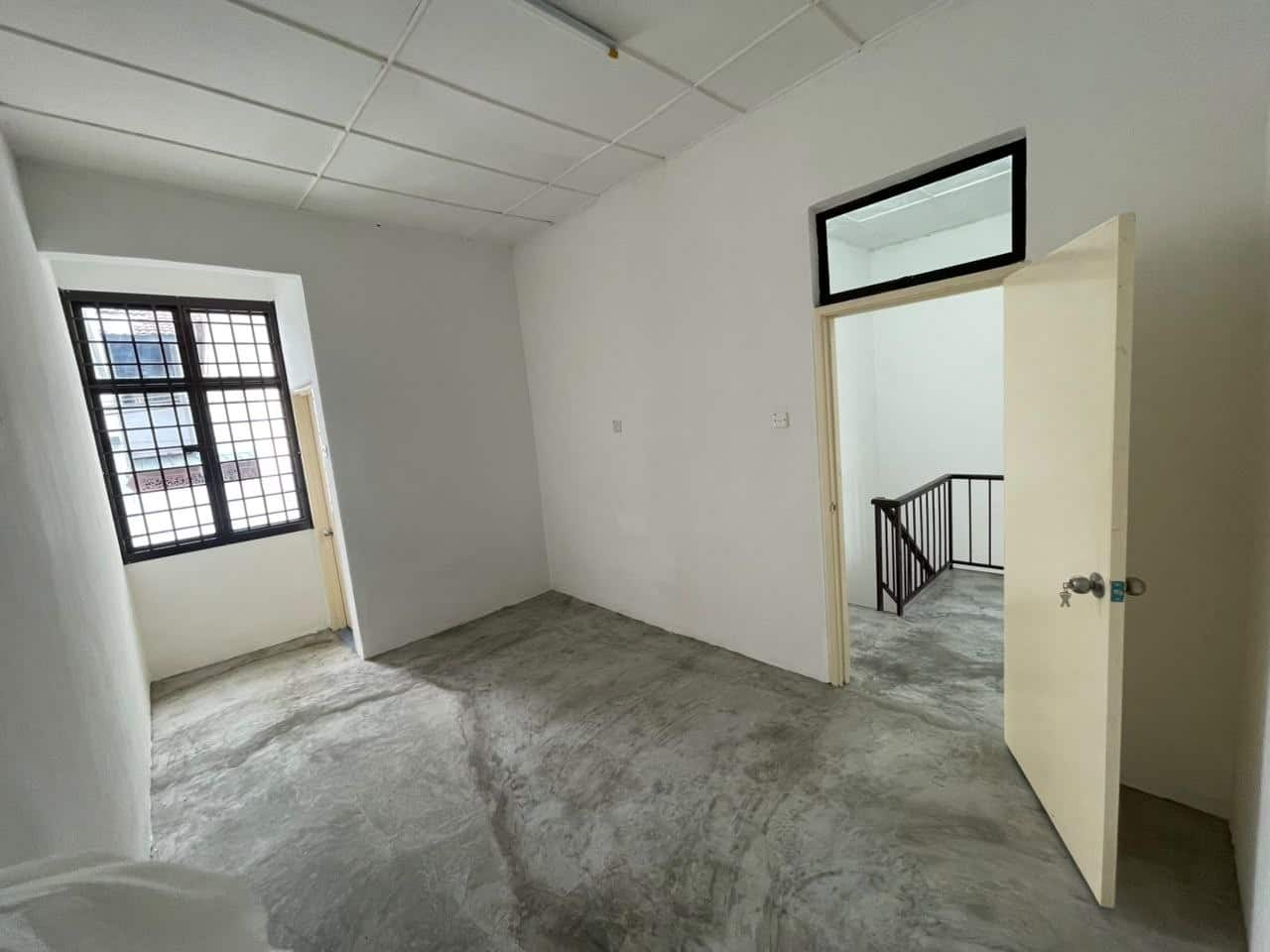 Double Storey House Kulai Utama 4