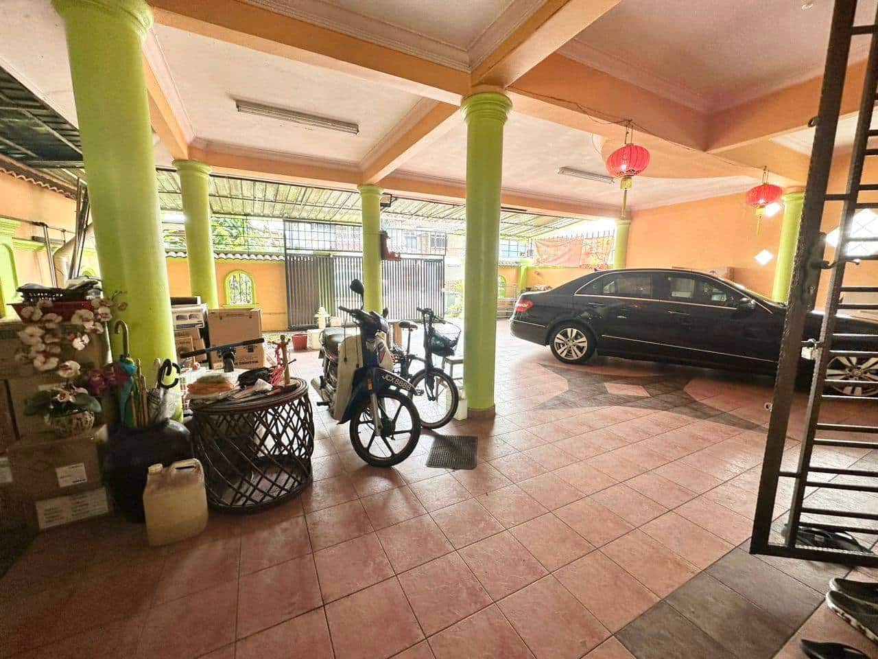 Double Storey Corner Lot Taman Pelangi 2