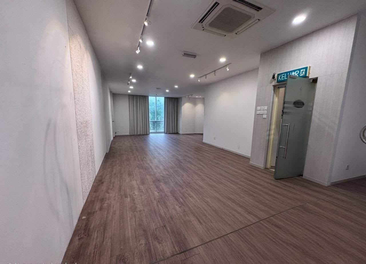 Shoplot Taman Mount Austin 1