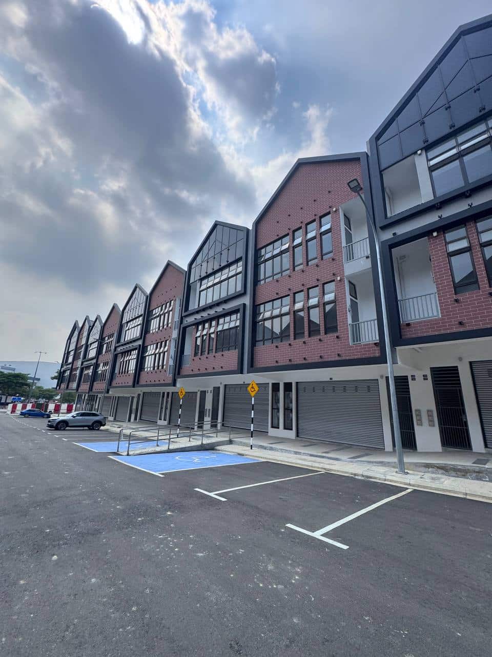 3-Storey Shoplot Sutera Square @ Sutera Utama 2