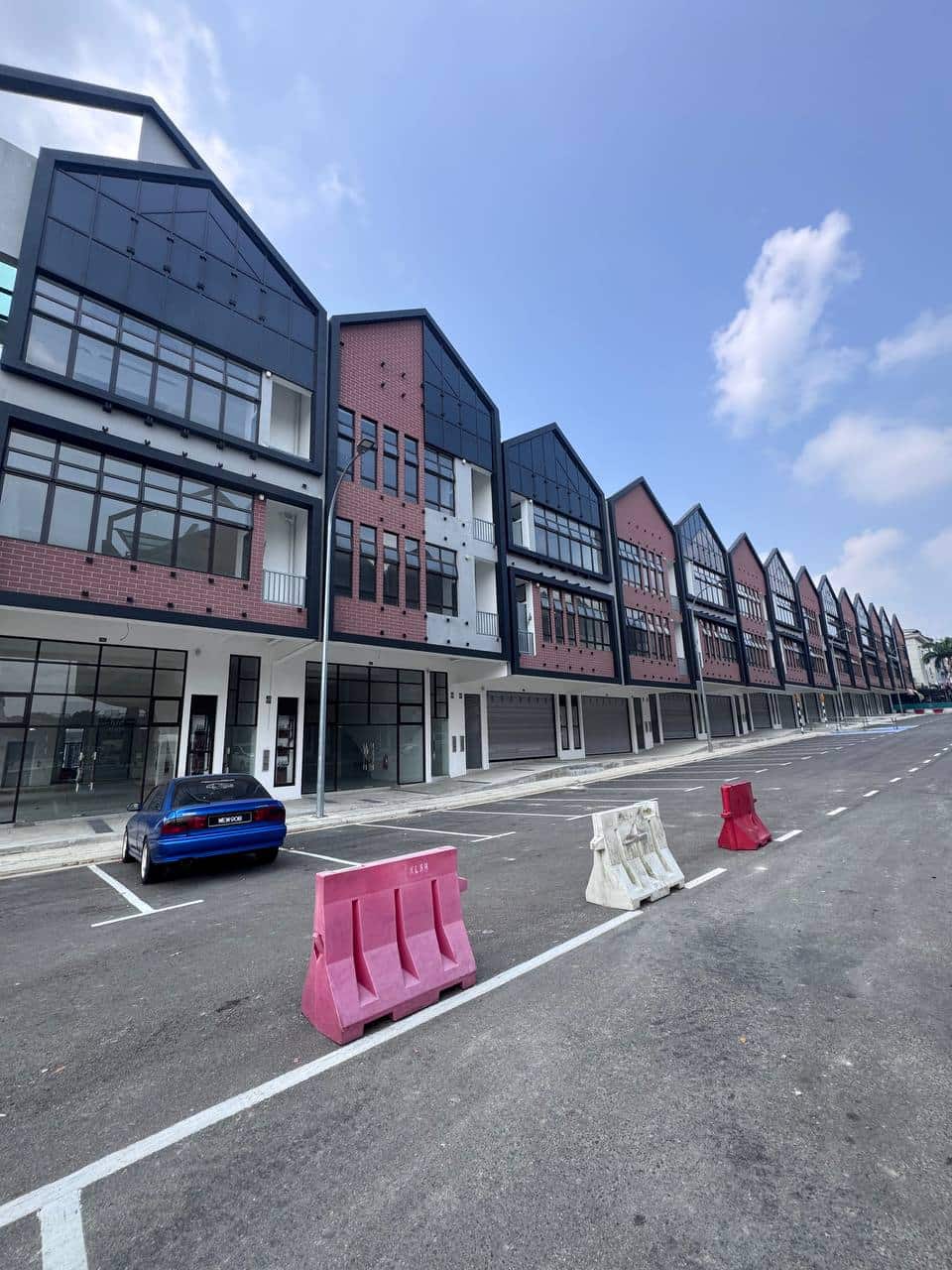 3-Storey Shoplot Sutera Square @ Sutera Utama 3