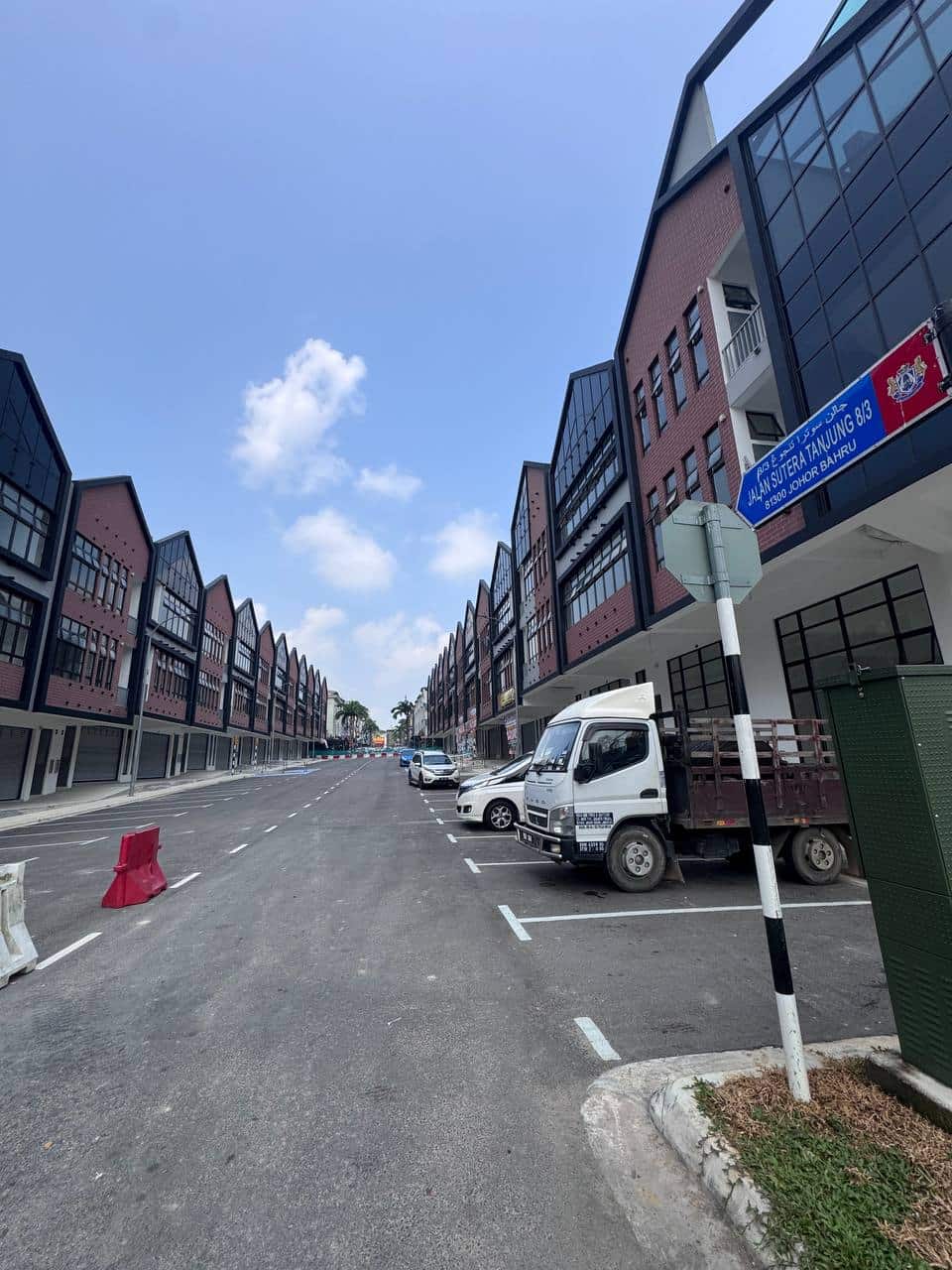 3-Storey Shoplot Sutera Square @ Sutera Utama 4