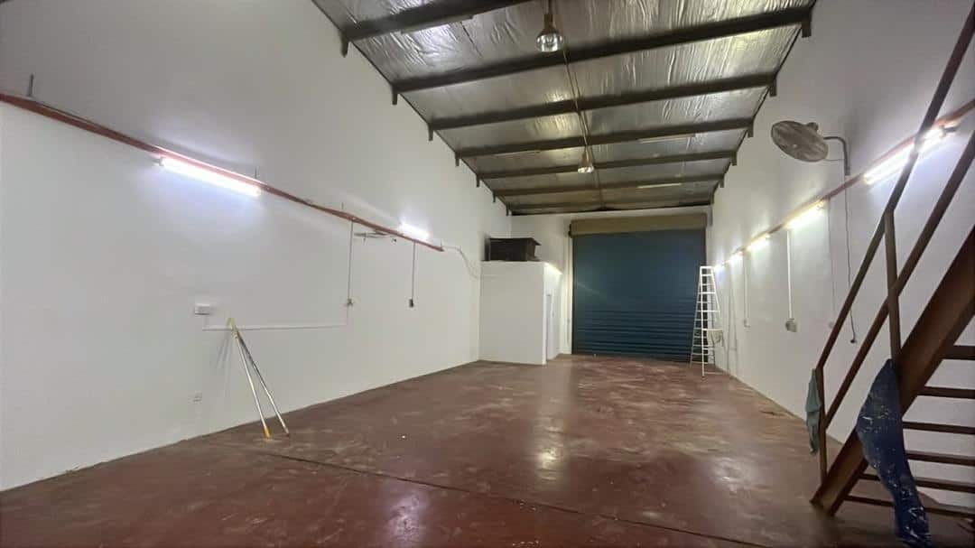 Single Storey Terrace Mount Austin 5