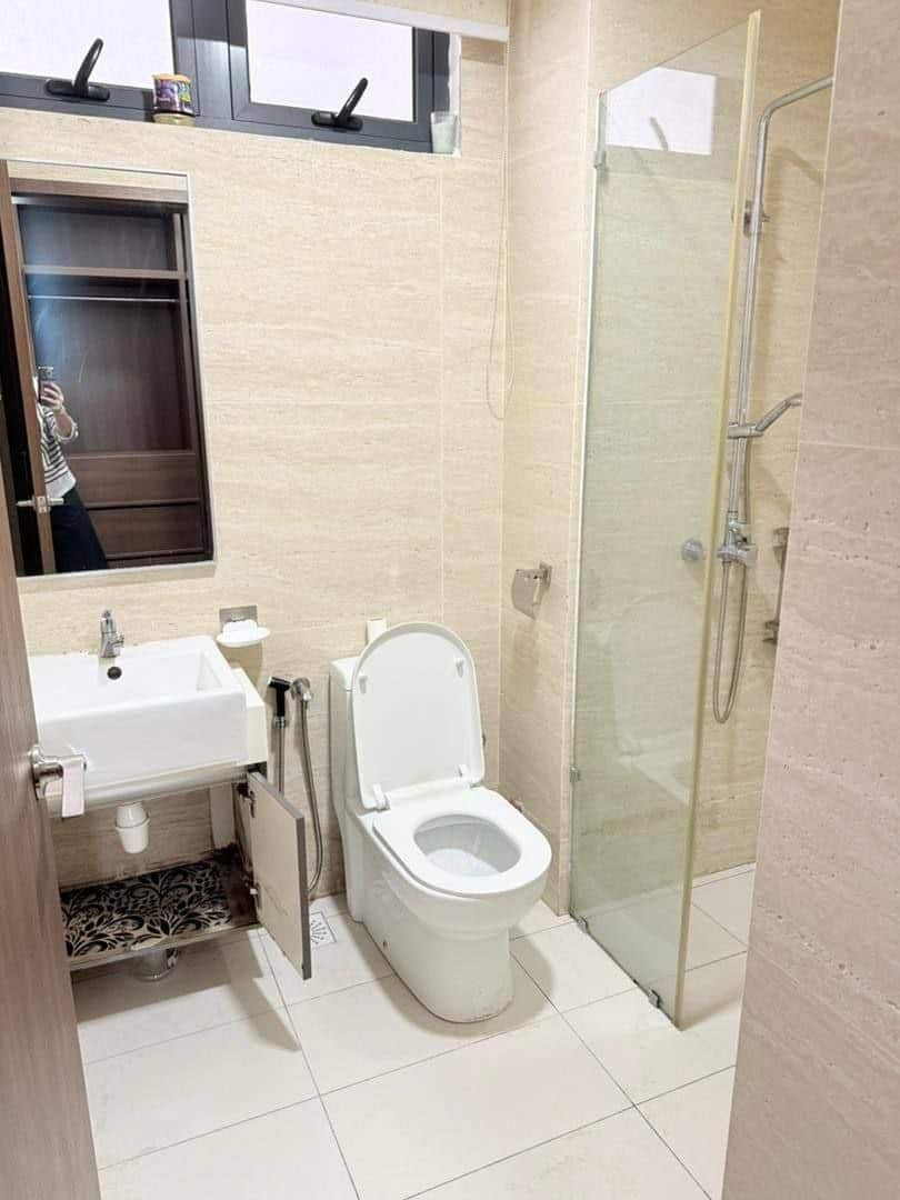 Condominium Crescent Bay Suites 8