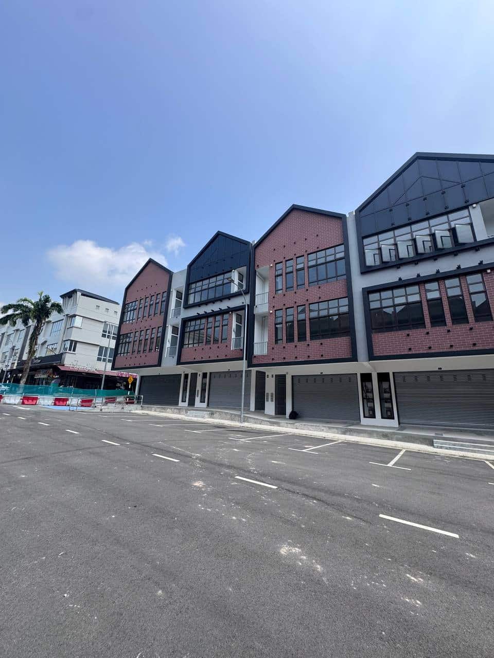 3-Storey Shoplot Sutera Utama 1