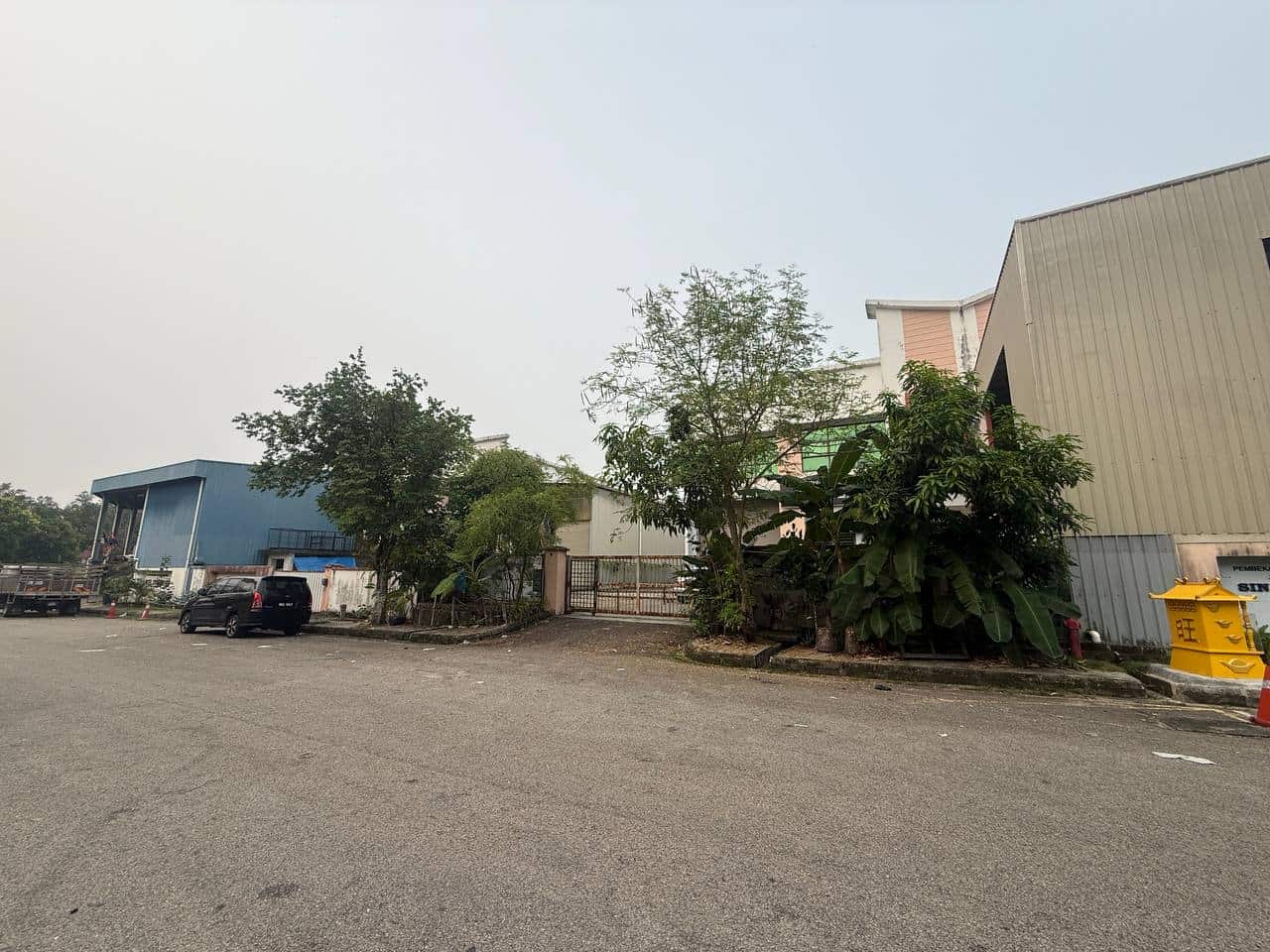 1.5 Storey Semi-D Factory Desa Cemerlang 3
