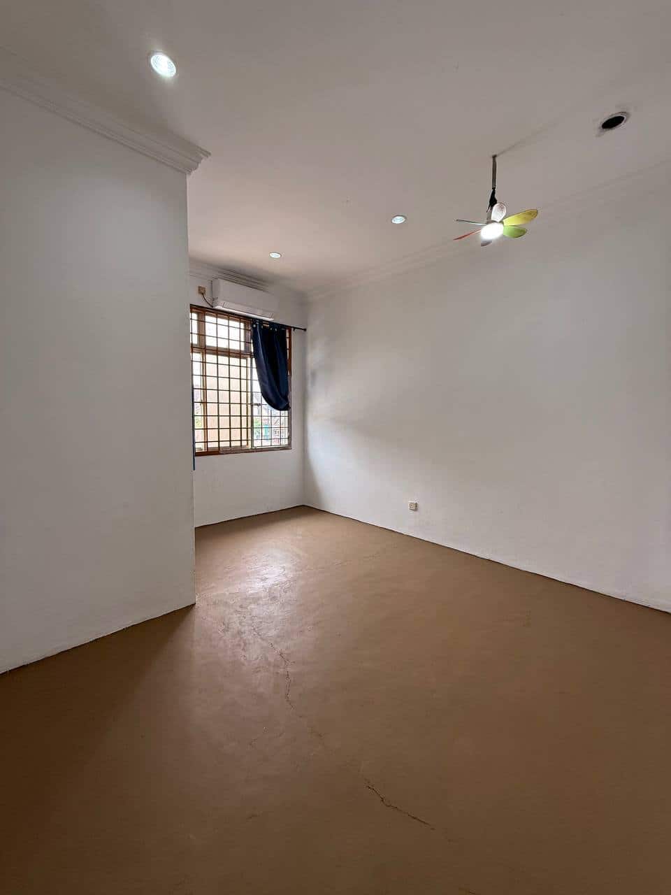 1.5-Storey Semi-D Taman Megah Ria 4