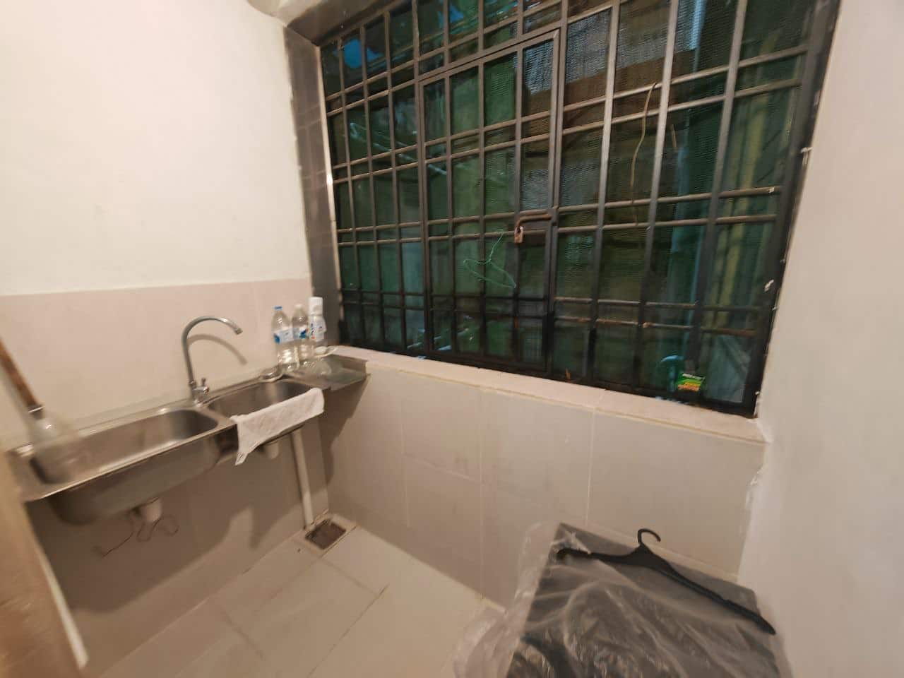Flat Bukit Indah 8